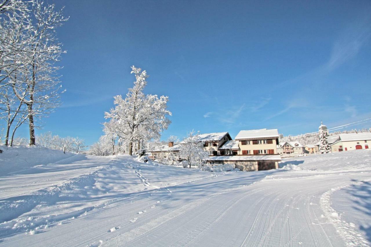 Village De Vacances Les Chevreuils Bellefontaine  Екстериор снимка