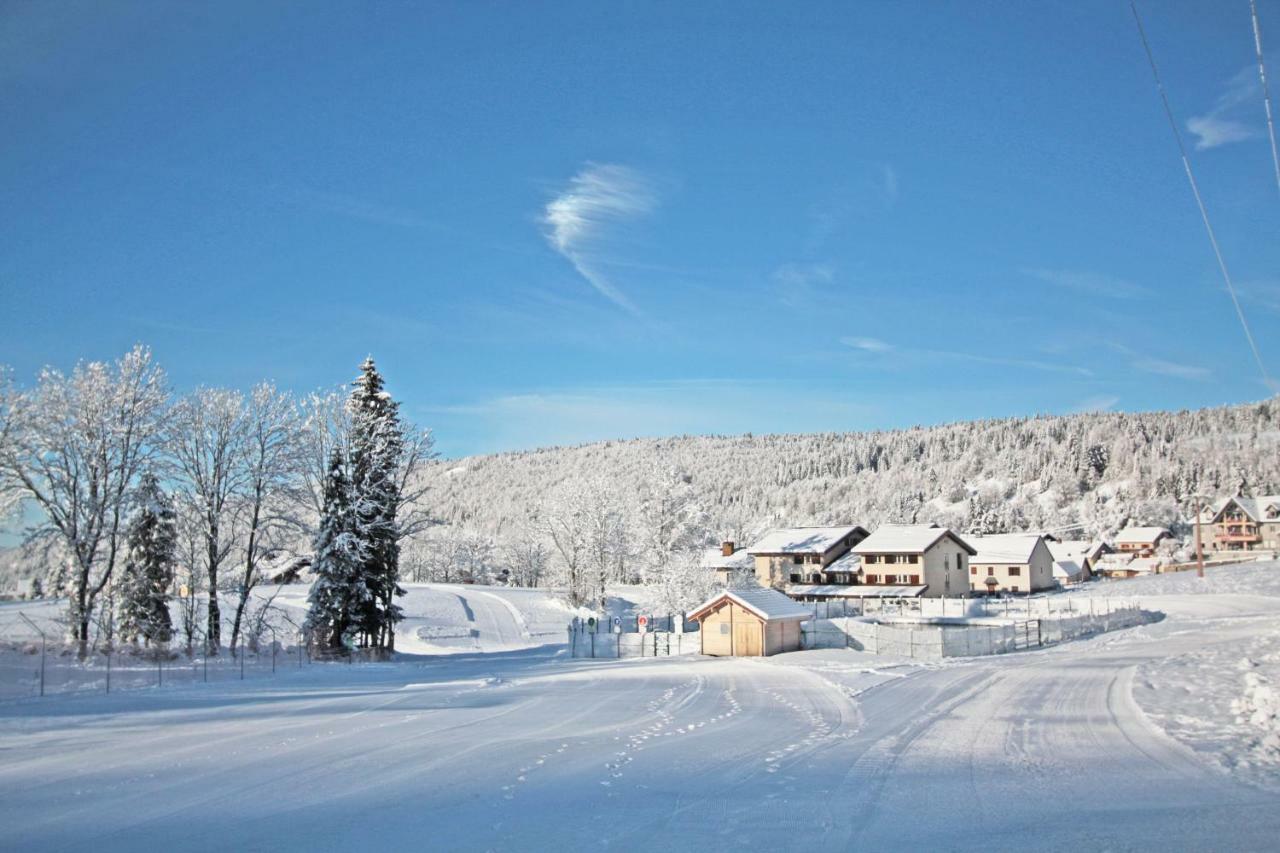 Village De Vacances Les Chevreuils Bellefontaine  Екстериор снимка